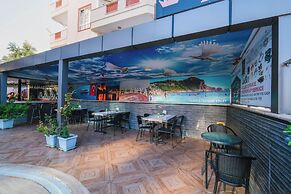 cleopatra king apart hotel
