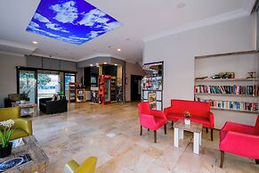 cleopatra king apart hotel