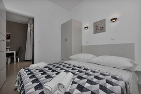 Apartment Petar with terrace