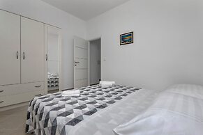 Apartment Petar with terrace