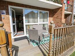 98 Waterside Park