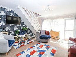 98 Waterside Park