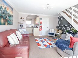 98 Waterside Park