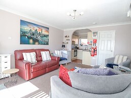 98 Waterside Park