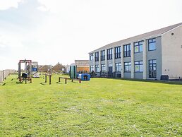 98 Waterside Park