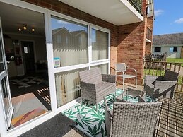 98 Waterside Park