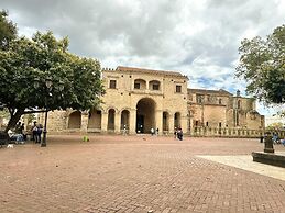 Sol Colonial