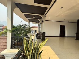 Central Hotel Vang Vieng