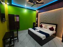 Hotel Arya Kulam Palace