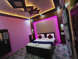Hotel Arya Kulam Palace