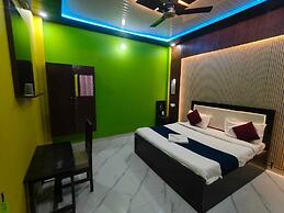 Hotel Arya Kulam Palace
