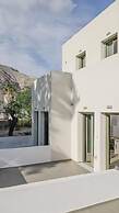Apeiron Perissa by Apeiron Hotels