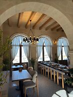 Simurg Cave House