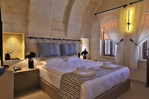 Simurg Cave House