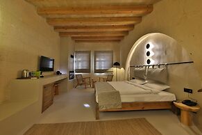 Simurg Cave House