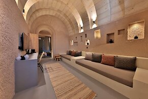 Simurg Cave House