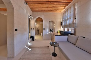 Simurg Cave House