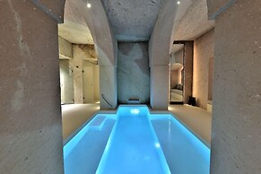 Simurg Cave House