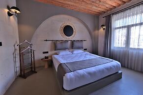 Simurg Cave House