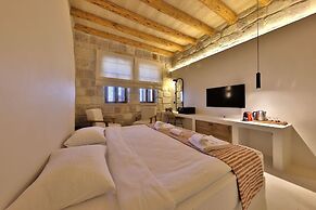 Simurg Cave House