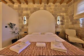 Simurg Cave House