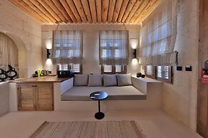Simurg Cave House