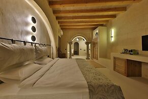 Simurg Cave House