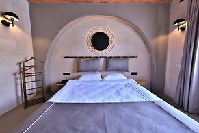 Simurg Cave House