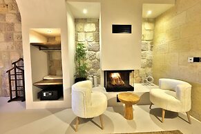 Simurg Cave House