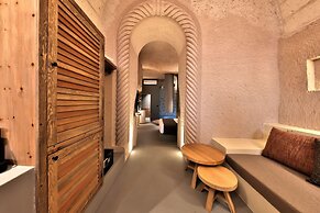 Simurg Cave House