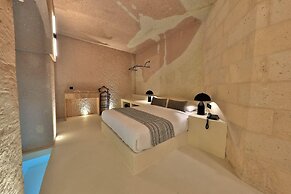 Simurg Cave House
