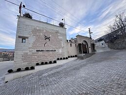 Simurg Cave House