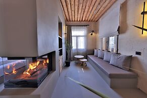 Simurg Cave House