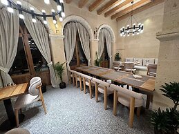Simurg Cave House