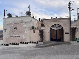 Simurg Cave House