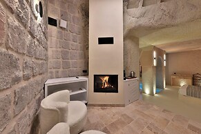 Simurg Cave House