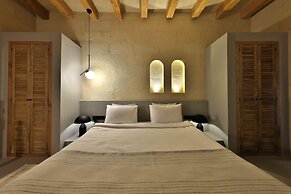 Simurg Cave House