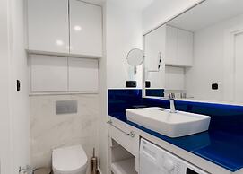 Eleven Way Apartments