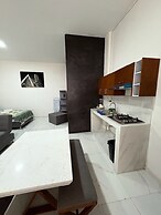 Periférico Bodega con Departamento A