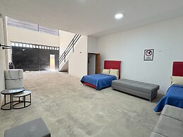 Periférico Bodega con Departamento A