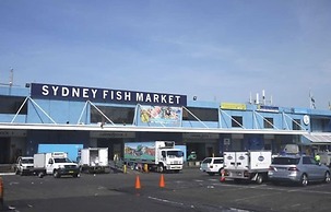 Walking Distance to Darling Harbour