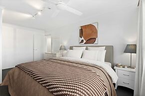 Sydney Harbourside Apartment
