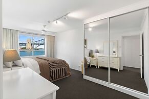 Sydney Harbourside Apartment