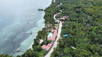 Reef Waters Resort