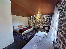Himwanderer Camps and Cottages Pangot
