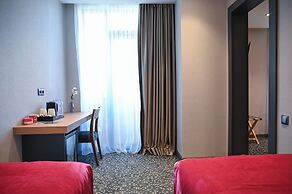 Landmark Hotel