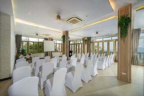 BJ Beachfront Hotel