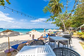 BJ Beachfront Hotel