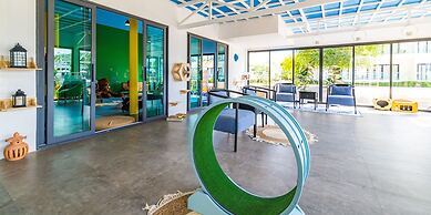 BJ Beachfront Hotel