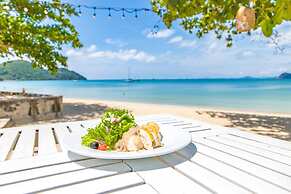 BJ Beachfront Hotel